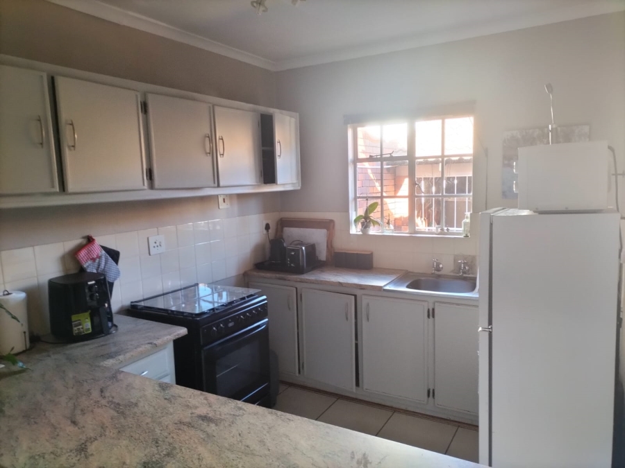 To Let 2 Bedroom Property for Rent in Langenhovenpark Free State